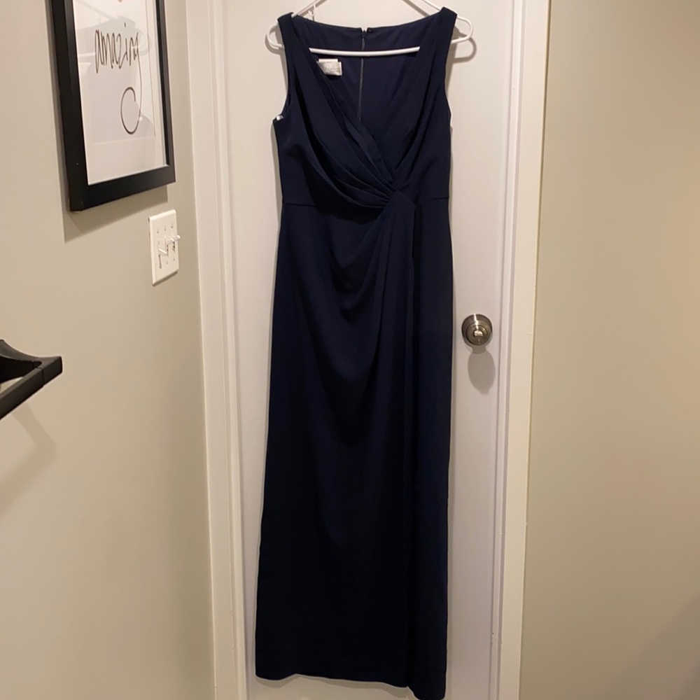 Beautiful like new Jenny Packham navy formal dress